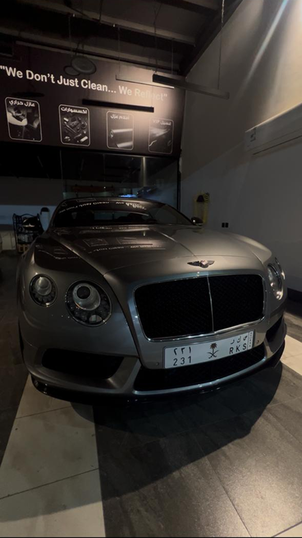 مشروع 5 - معرض أعمال ريفليكت للعناية بالسيارات